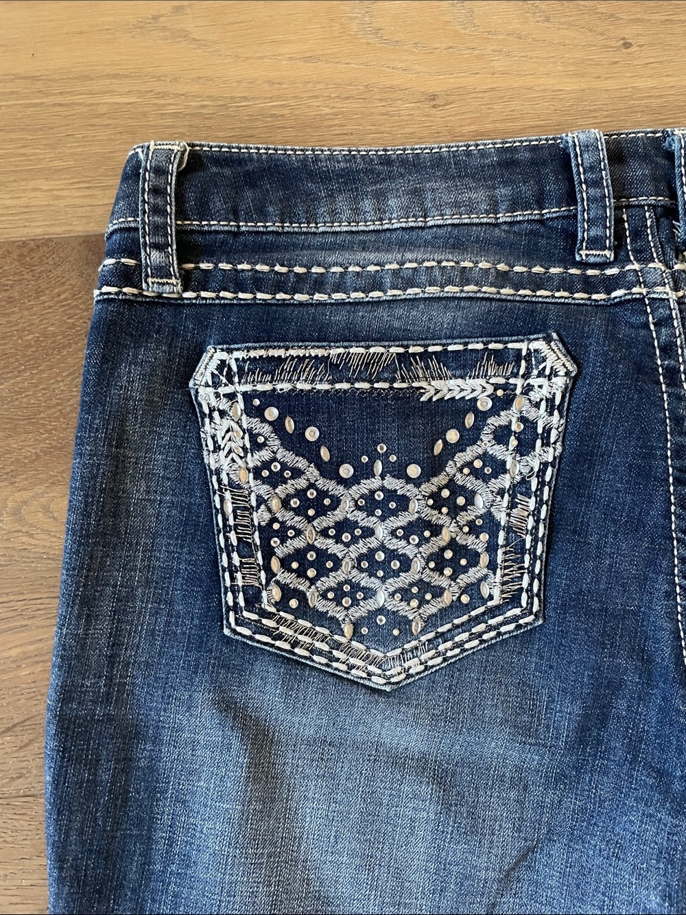 Wrangler Rock 47 Ultra Low Rise Bootcut Jeans Size 32X32 Embroidered/Rhinestones - Picture 10 of 11